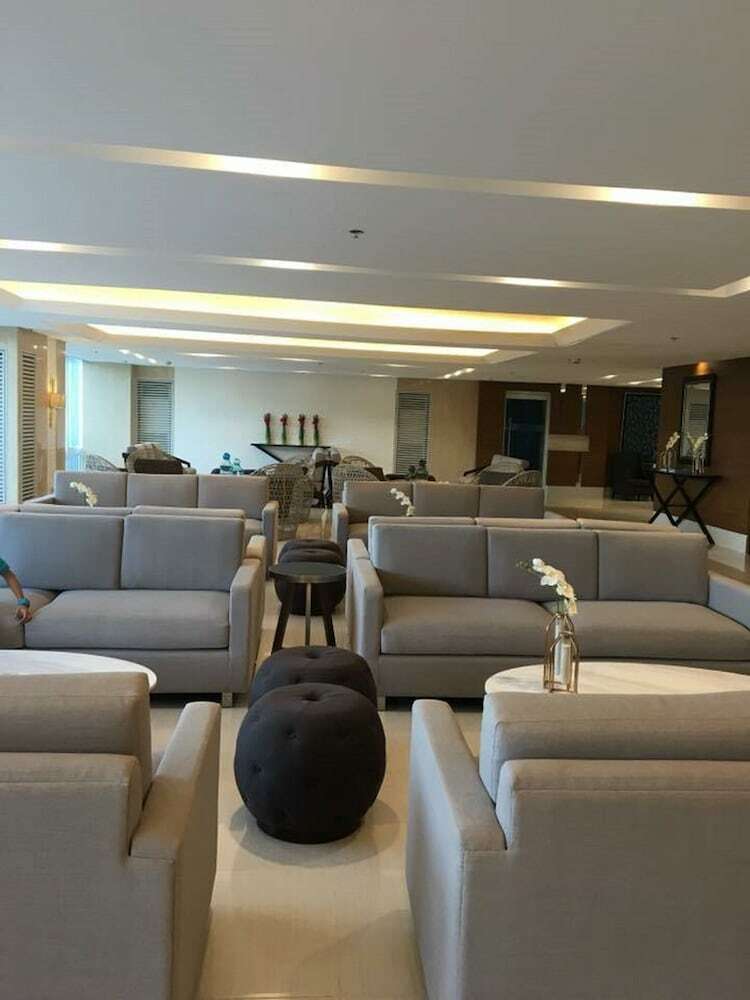 Seabreeze At Breeze Residences