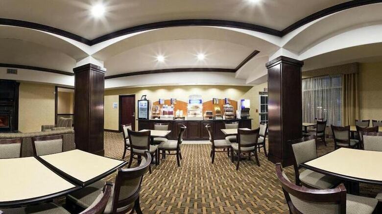 Hotel Comfort Inn & Suites