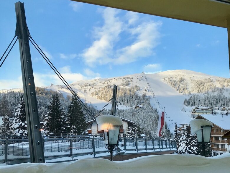 Basekamp Mountain Budget Hotel