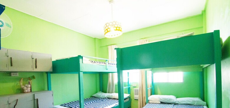 Hostal Go Surfari House