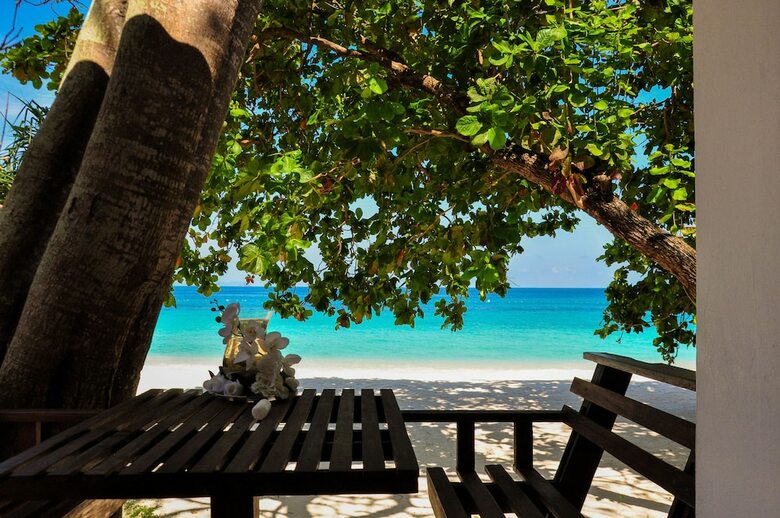 Hotel Maiton Beachfront Villa