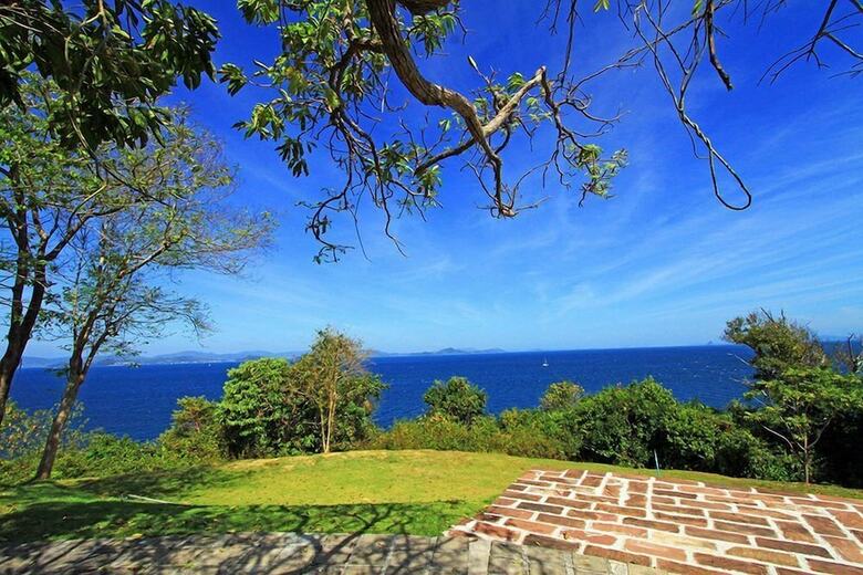 Hotel Maiton Beachfront Villa