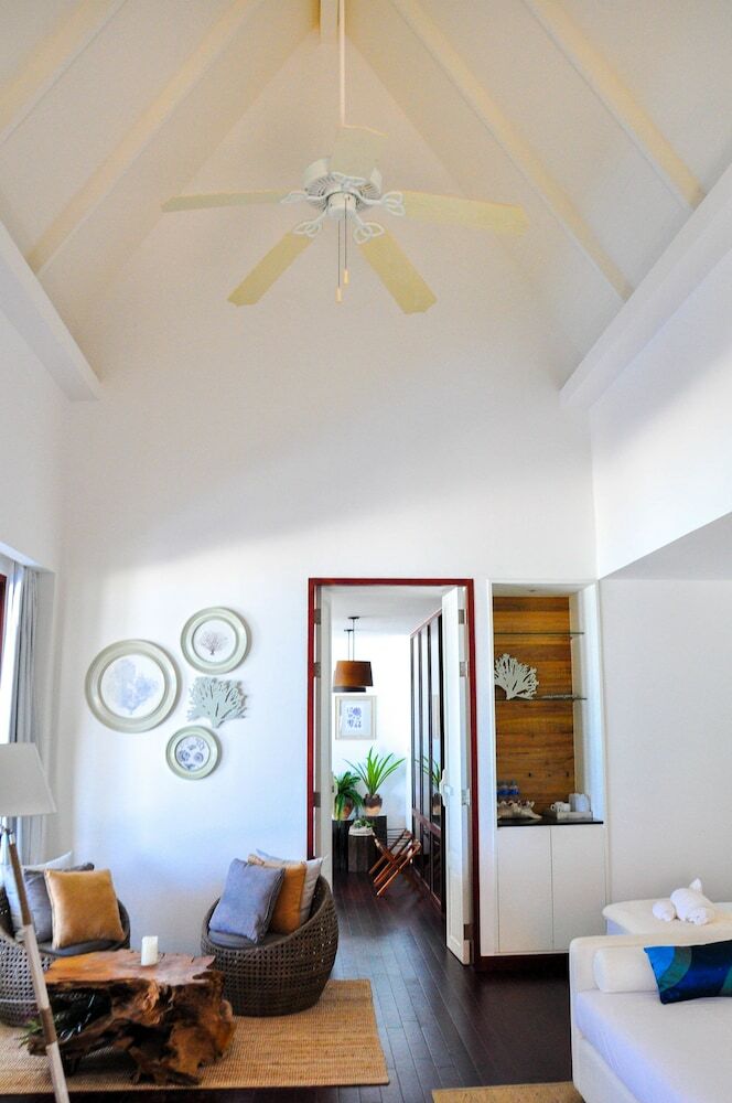 Hotel Maiton Beachfront Villa