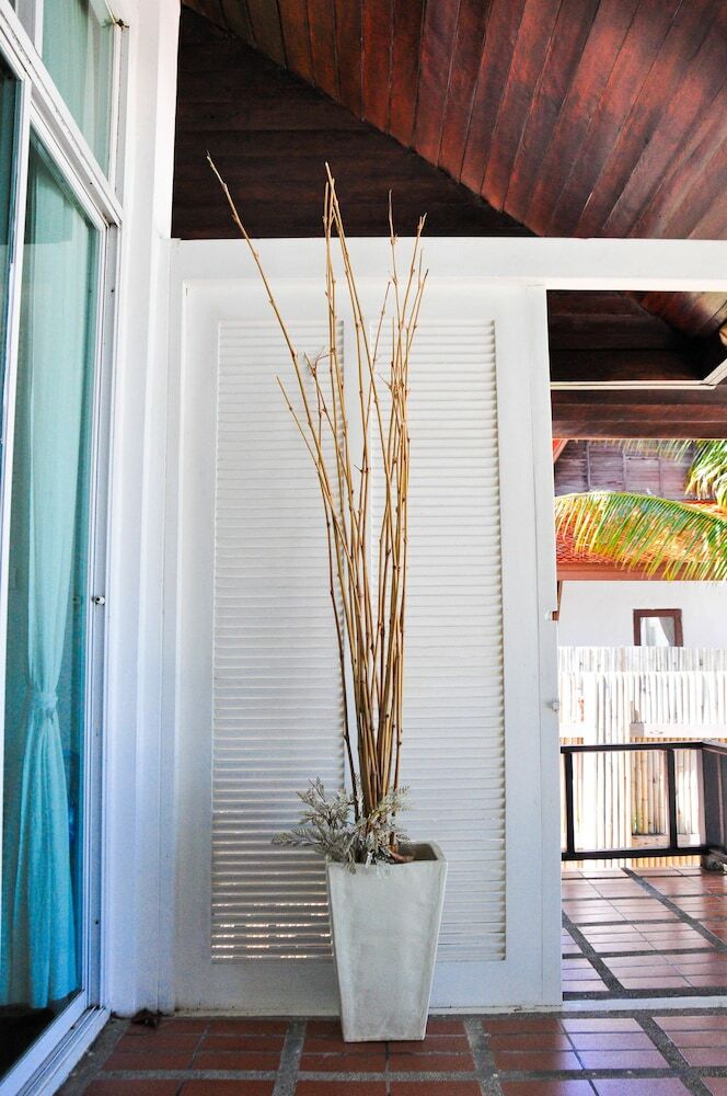 Hotel Maiton Beachfront Villa