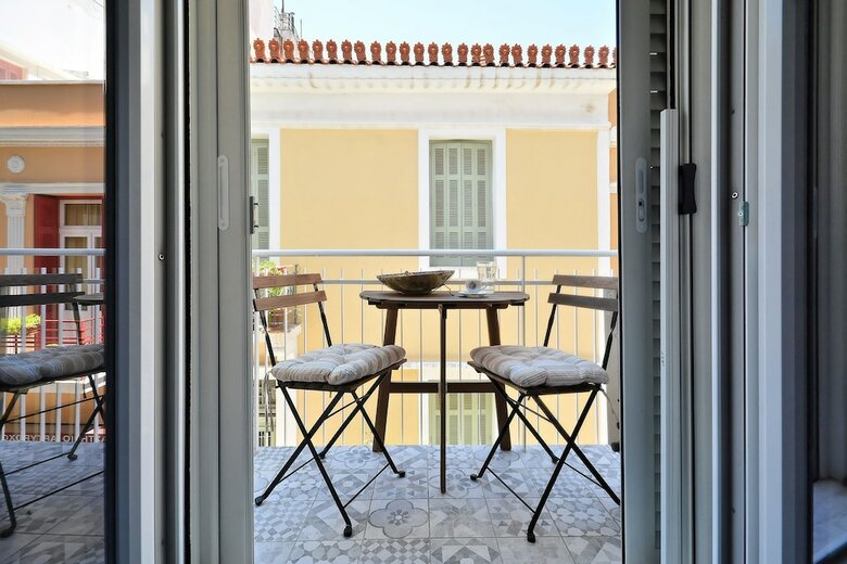 Plaka Elegant Apartment