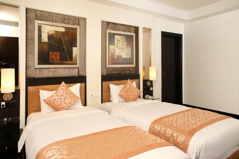 Hotel Ahuja Residency Vista Woods