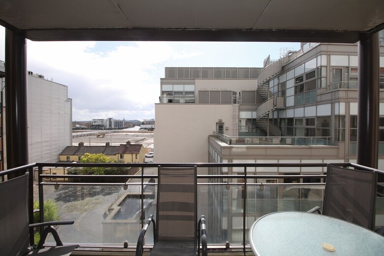 Point Village Modern Apartment