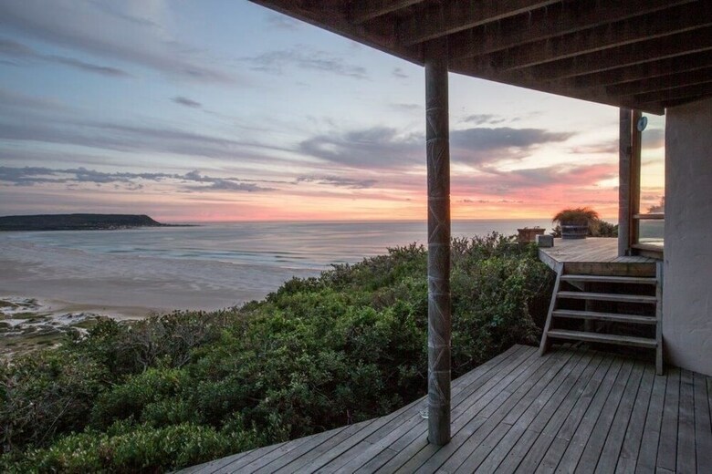 Hotel Monkey Valley Beach & Nature Resort