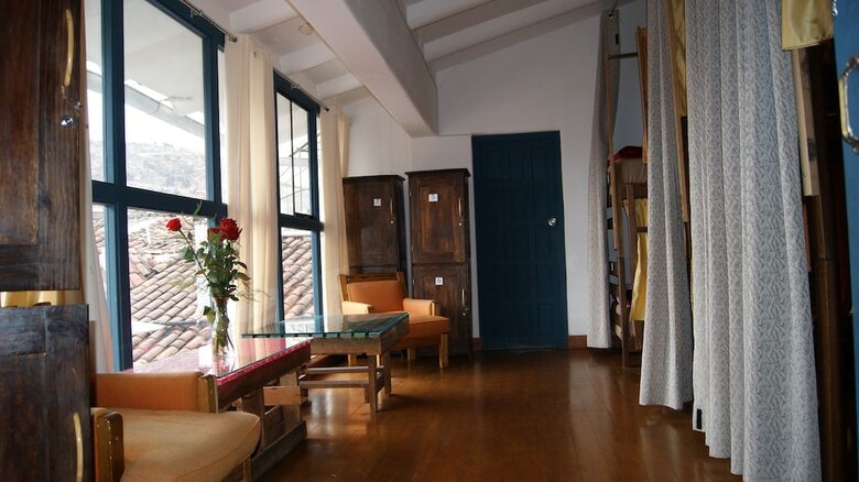 Hostal The Luxe Cusco Hostel