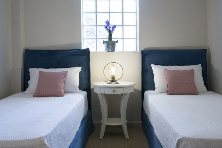 The Alley Hotel
