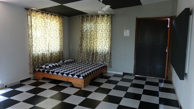 Hotel Down Da Village