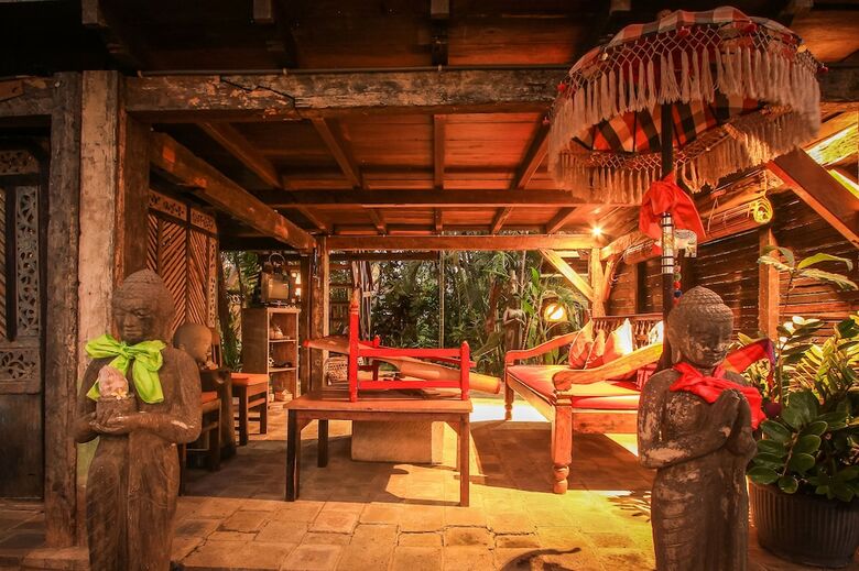 Rumah Nyaman Villa