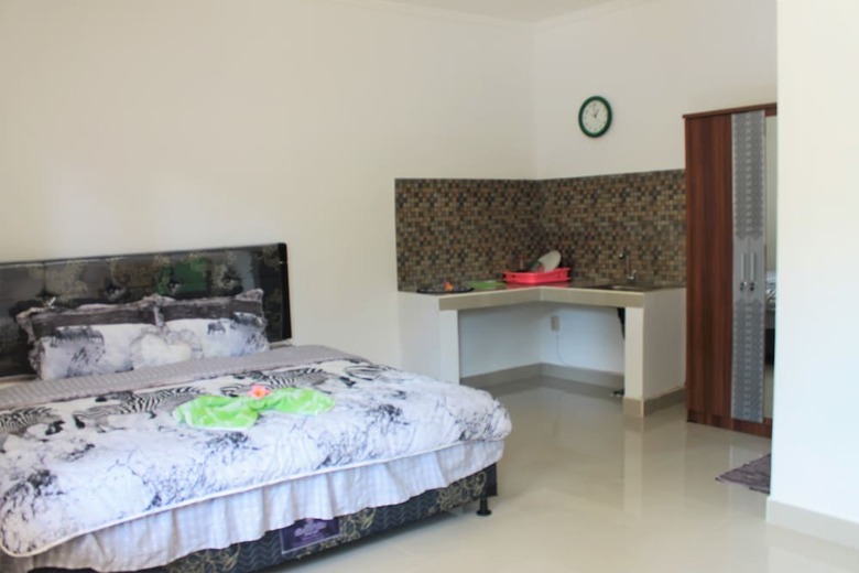 Hotel Yuliana Homestay