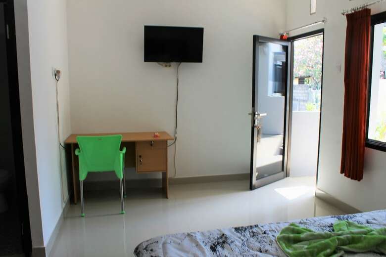 Hotel Yuliana Homestay