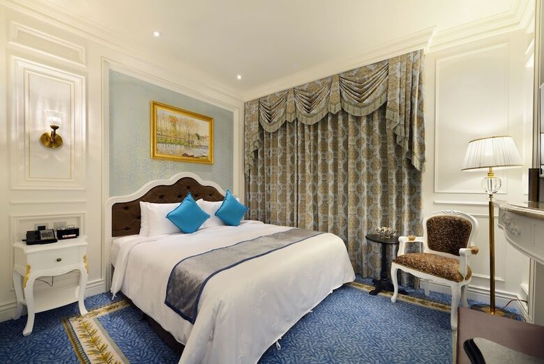 Golden Tulip Rs Boutique Hotel