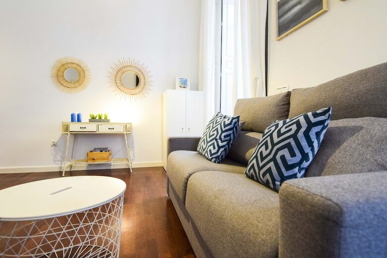 Apartamentos Letmalaga Calderon