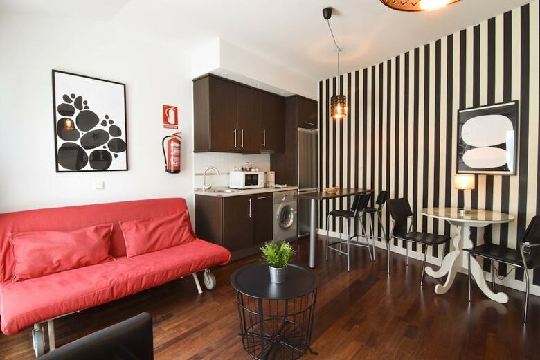 Apartamentos Letmalaga Calderon