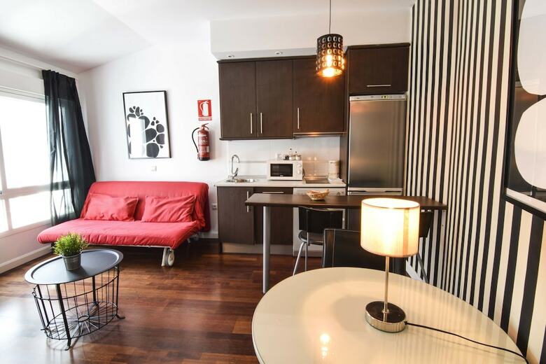 Apartamentos Letmalaga Calderon