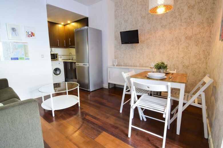 Apartamentos Letmalaga Calderon