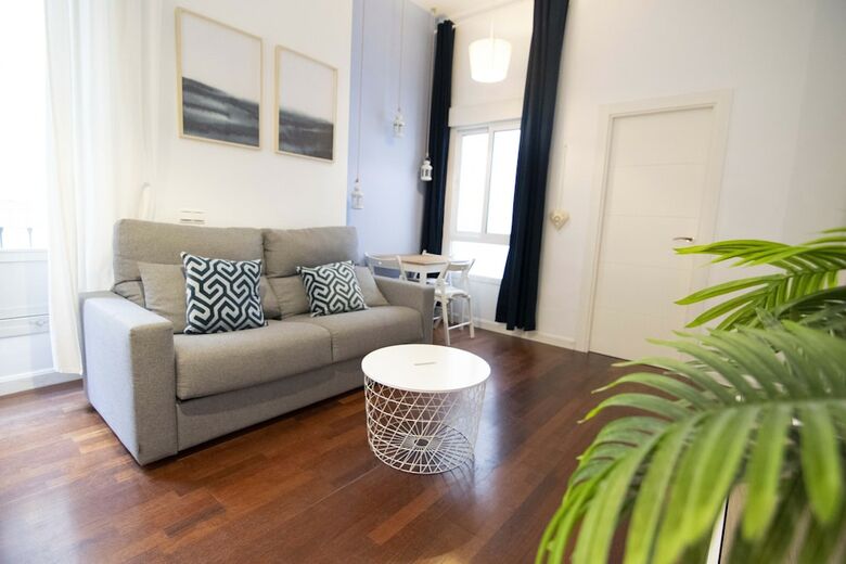 Apartamentos Letmalaga Calderon