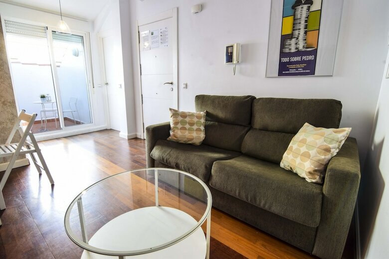 Apartamentos Letmalaga Calderon