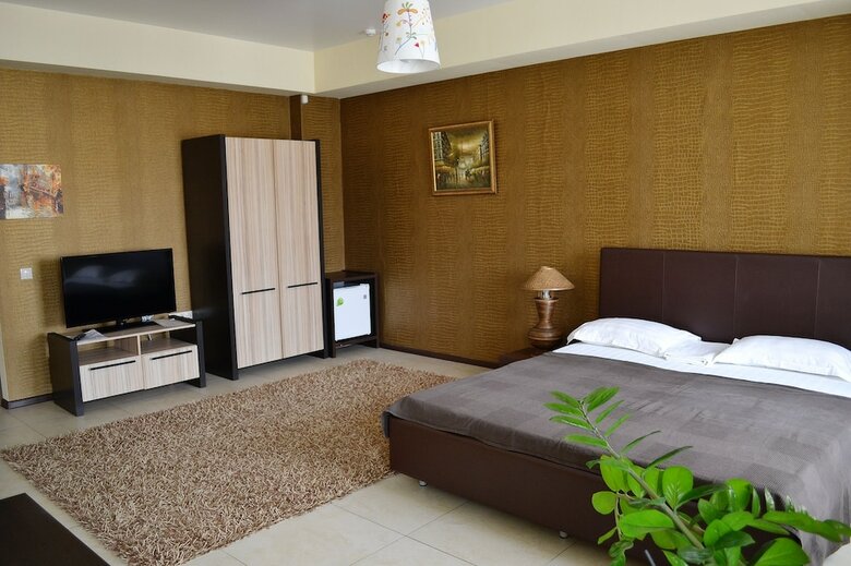 Green Hotel