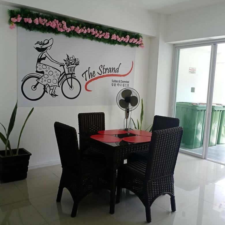Hotel The Strand Suites And Dormitel