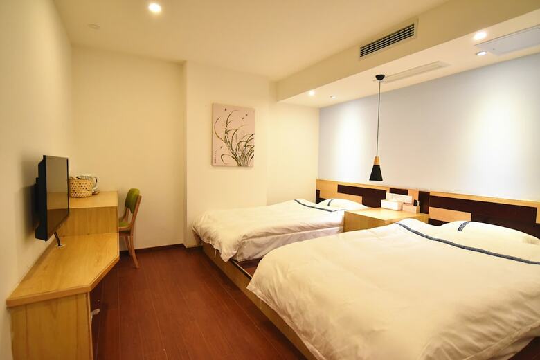 Hostal Ease Hostel