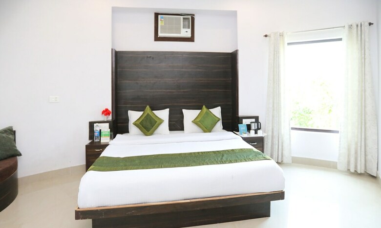 Hotel Treebo Tigers Pug Marks