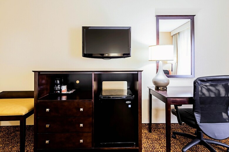 Hotel Quality Inn & Suites