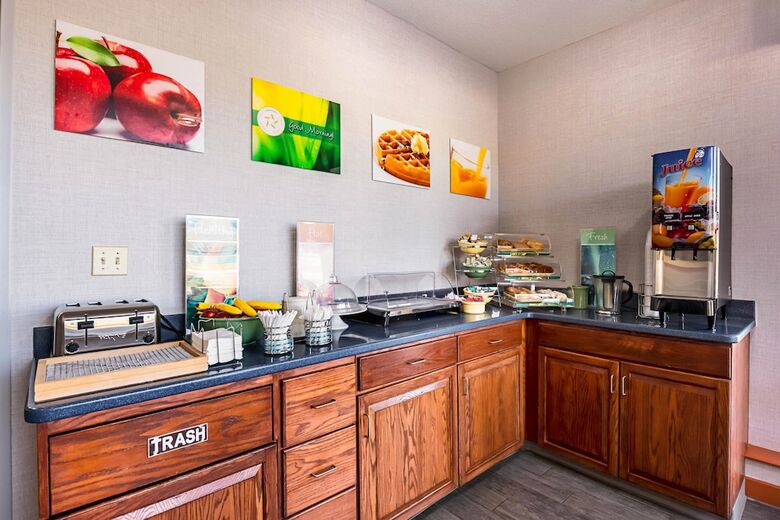 Hotel Quality Inn & Suites