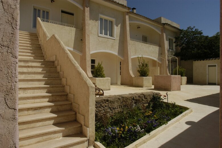 Hotel Albergo Diffuso Omu Axiu