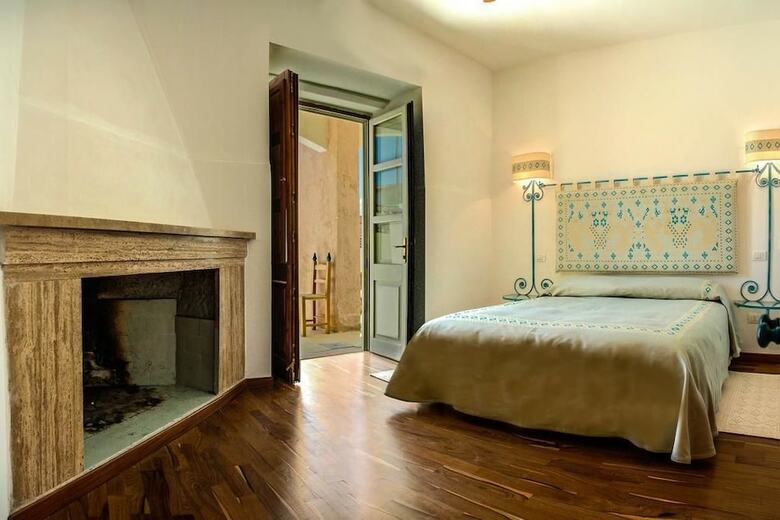 Hotel Albergo Diffuso Omu Axiu