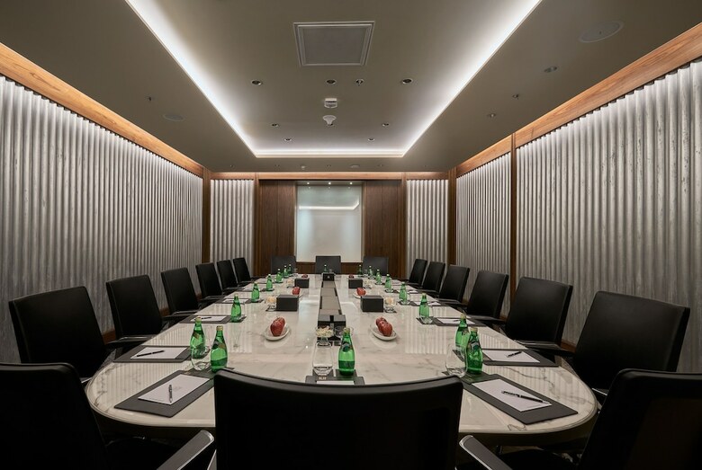 Hotel The Den Bengaluru