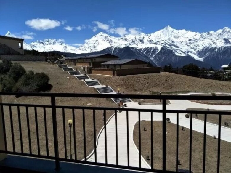 Hotel High Mountain Resort Deqin