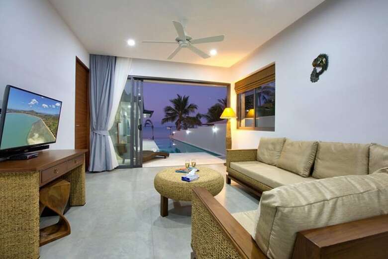 7 Bed Beautiful Beach Front Villa