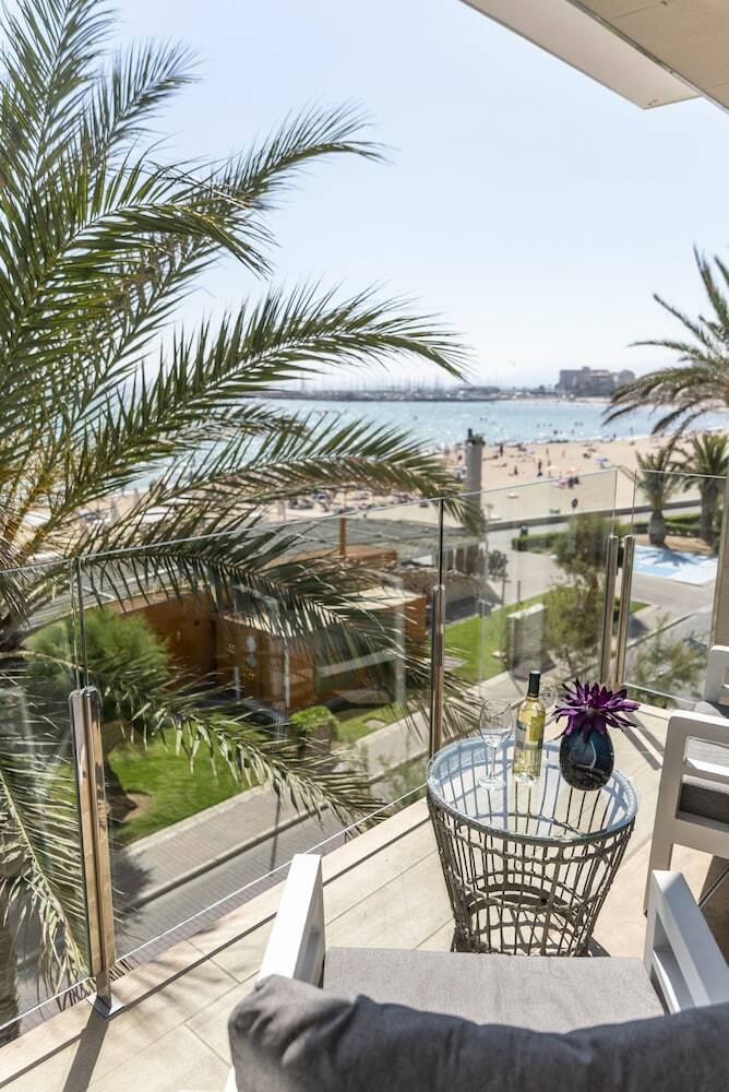 Aparthotel Apartamentos Delf�n