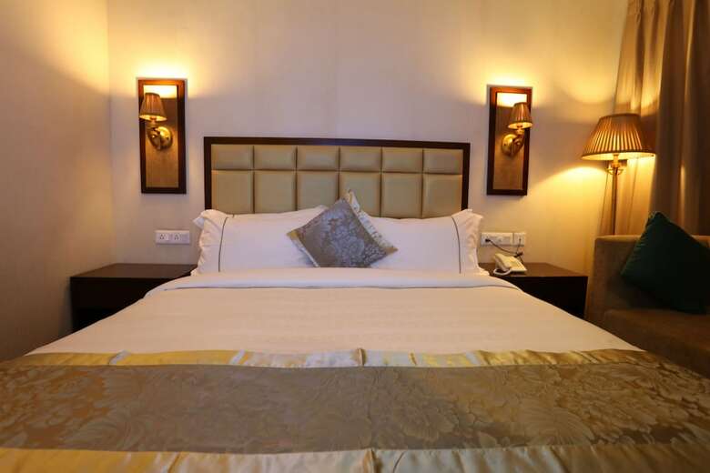 Hotel Sinon Baga Retreat