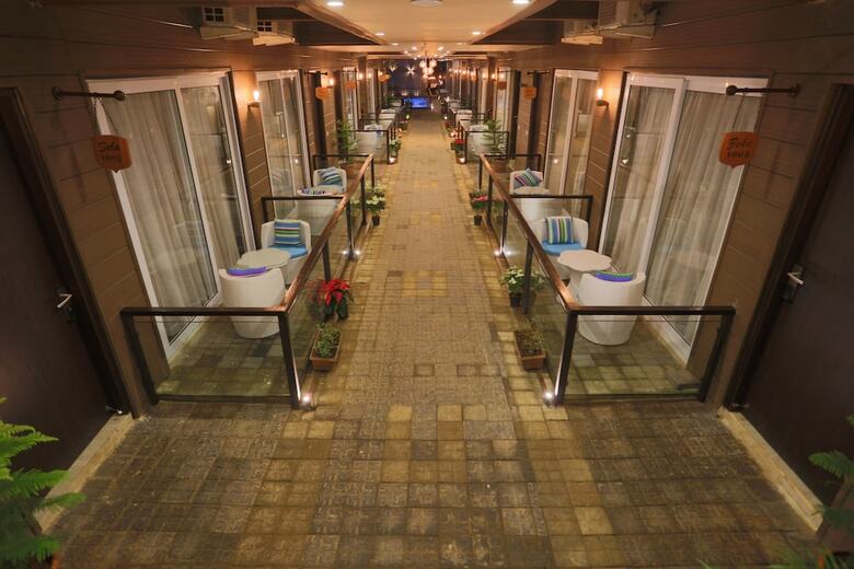 Hotel Sinon Baga Retreat