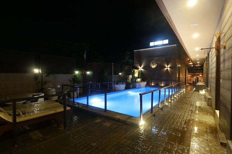 Hotel Sinon Baga Retreat