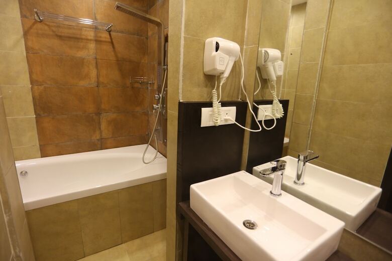 Hotel Sinon Baga Retreat