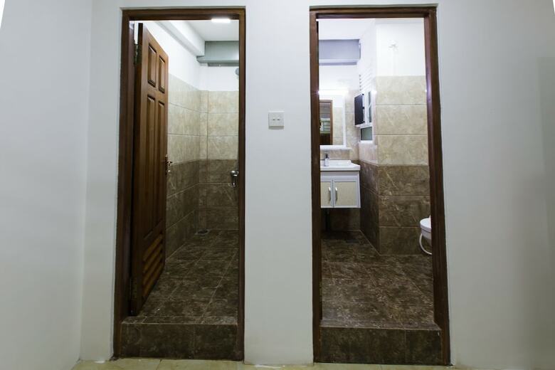 Metro Port City Hotel