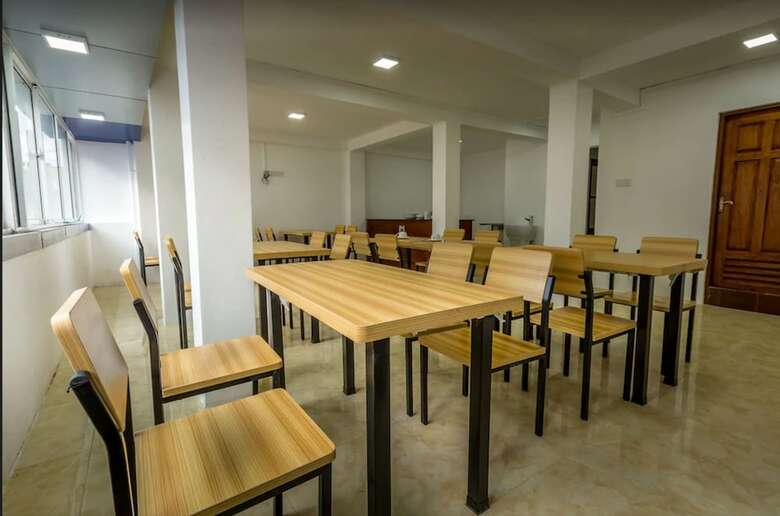 Metro Port City Hotel