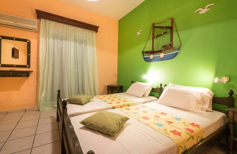 Aparthotel Elena Studios