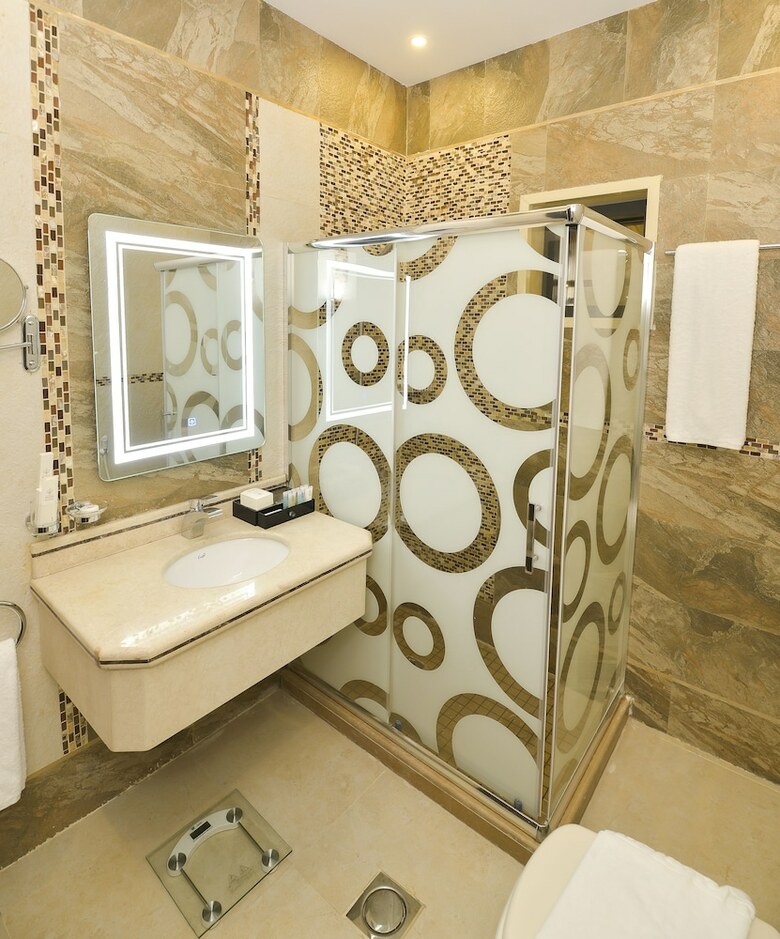 Rose White Hotel