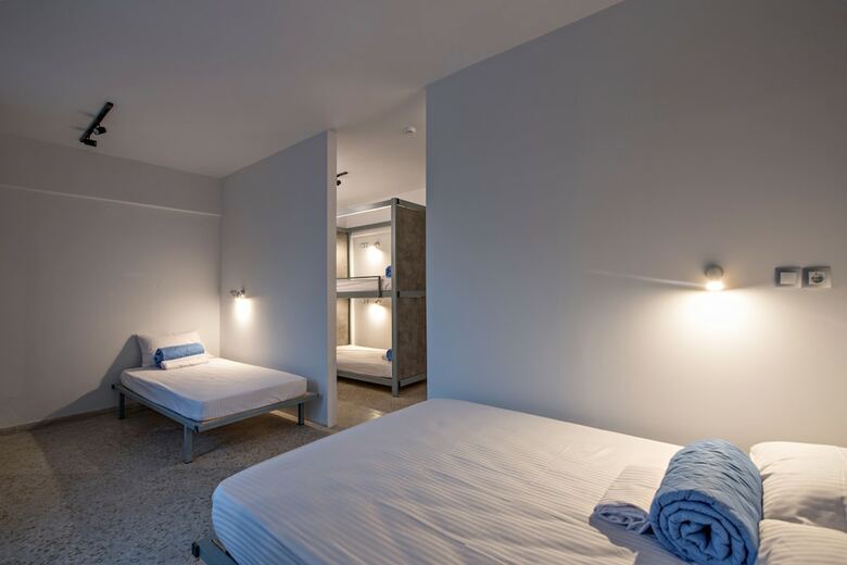 Hostal Bedbox Hostel