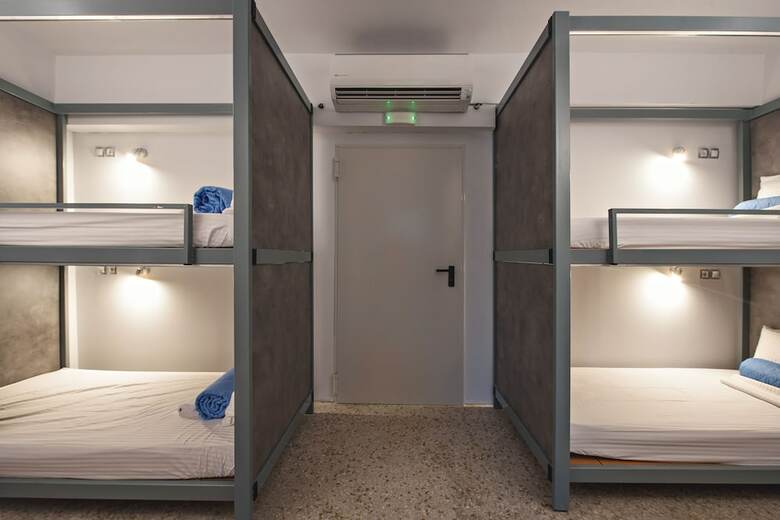 Hostal Bedbox Hostel