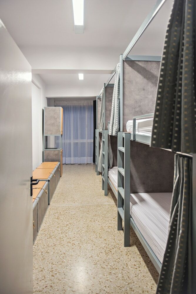 Hostal Bedbox Hostel