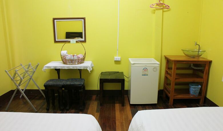 Hostal Baan Bua Homestay