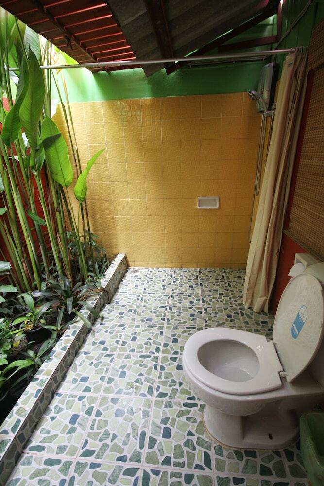 Hostal Baan Bua Homestay